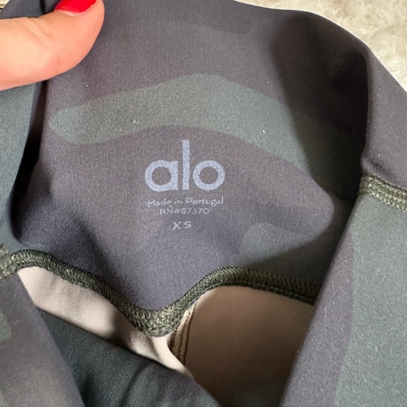 ALO YOGA High Waist Vapor Legging in Hunter Camouflage - Picture 6 of 8